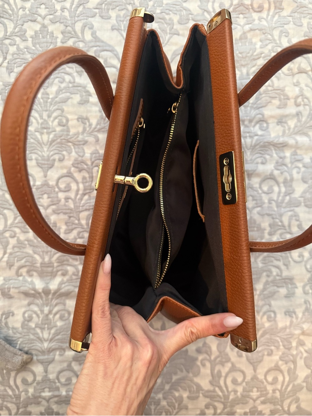 Italian Leather Classic Structured Women's Top-Handle Bag in Tan - Picture 5 of 7